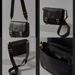 Herschel Orion Crossbody w/ Matching Wallet